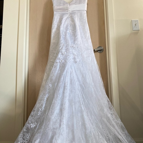 Never worn Bridal gown (bought for $1600!!!) - Picture 9 of 9